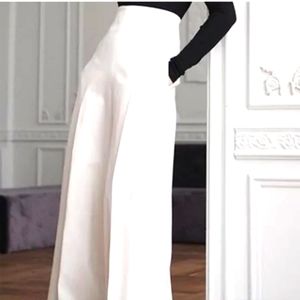 White wide leg pant Size M